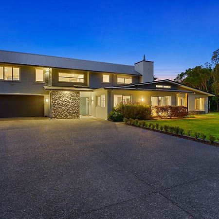 Anam Cara Gardens Luxury Villa Private Bedrooms And Ensuite Bathrooms Sleeps 9 Otaki Exterior foto